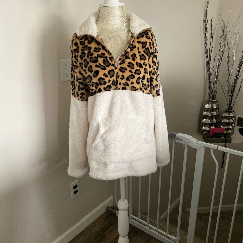 Cheetah print sweater - Picture 4 of 5